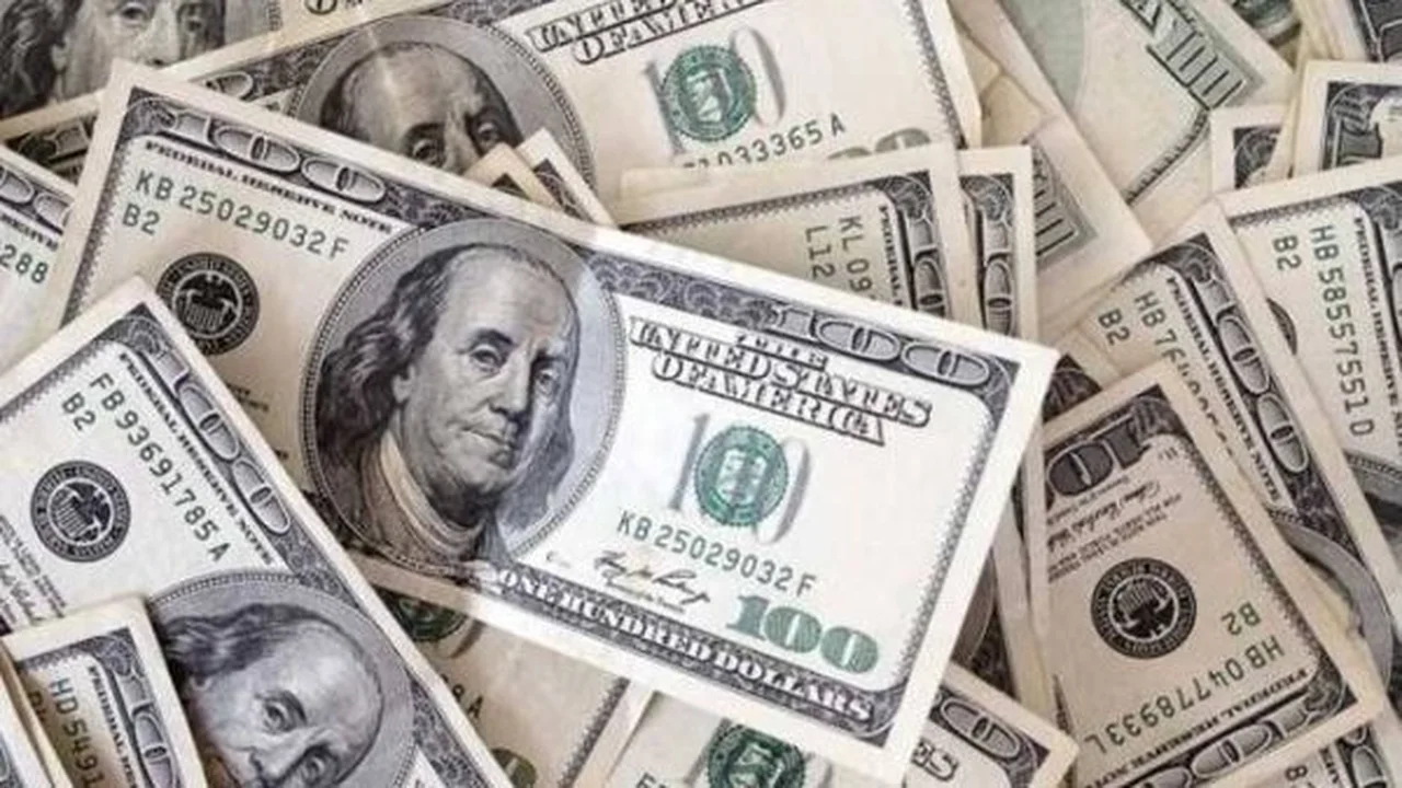 سعر الدولار يشهد انخفاضًا ملحوظًا اليوم الثلاثاء